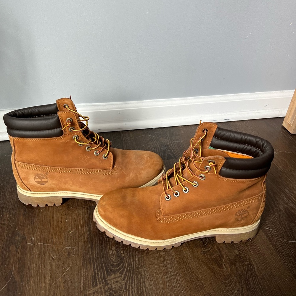 Timberland Brown Leather Boots in New Condition